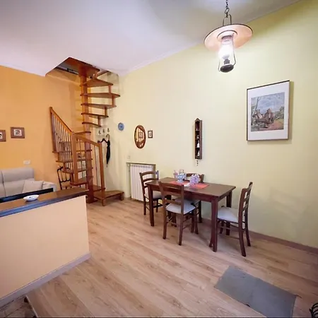 Jenniʻs Indipendent Tiny House Apartamento Nápoles