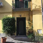 Jenniʻs Indipendent Tiny House נאפולי