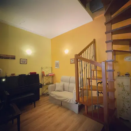 Jenniʻs Indipendent Tiny House *